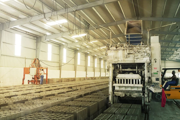 阿曼-Zenith 940移動制磚機